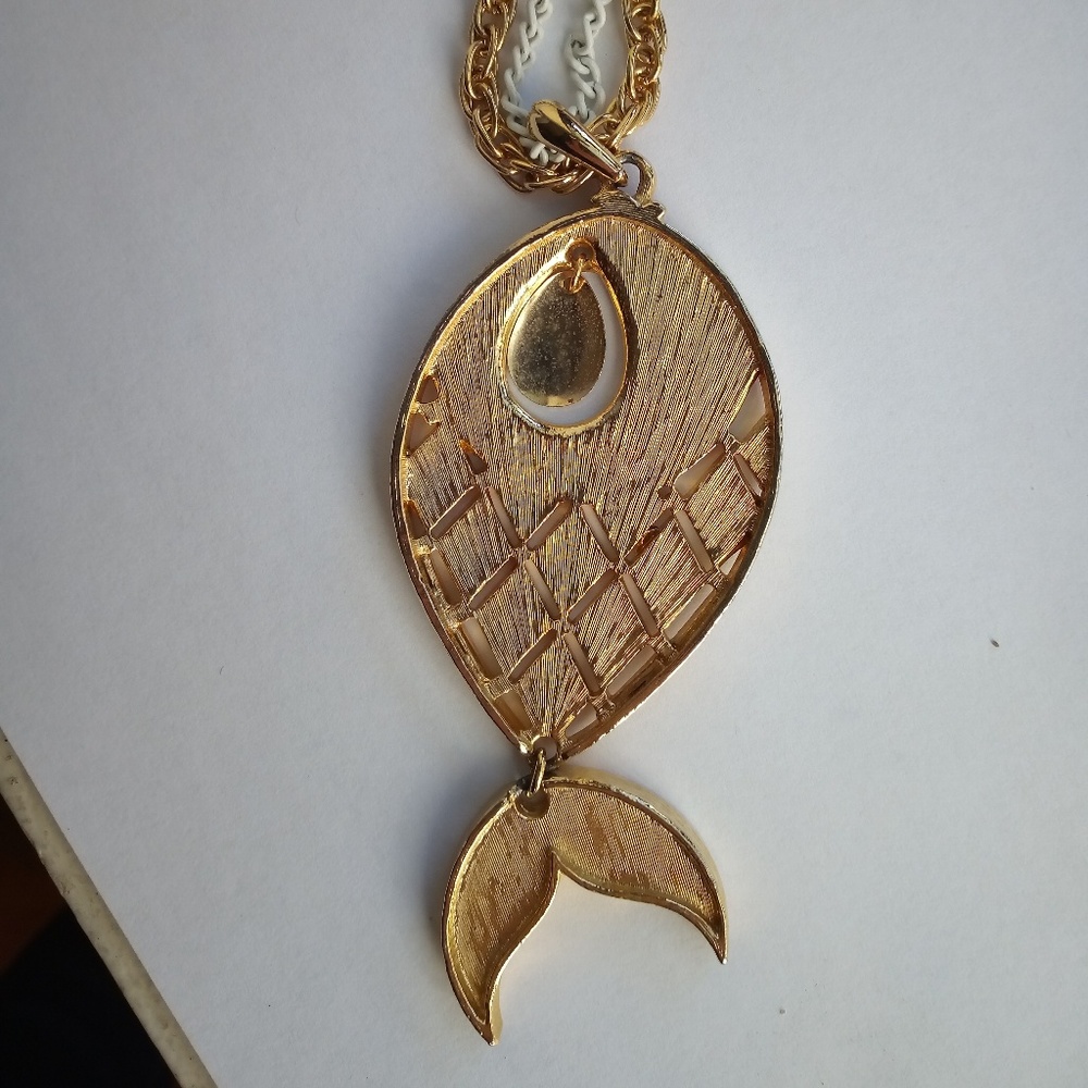 Fish Necklace - Picture 3 of 4
